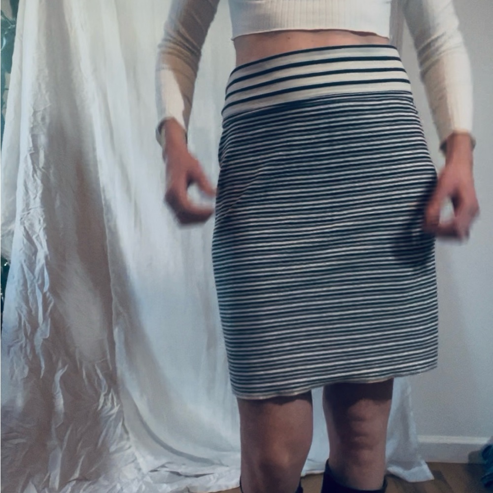 Three Dots Black and White Striped Pencil Skirt made in USA